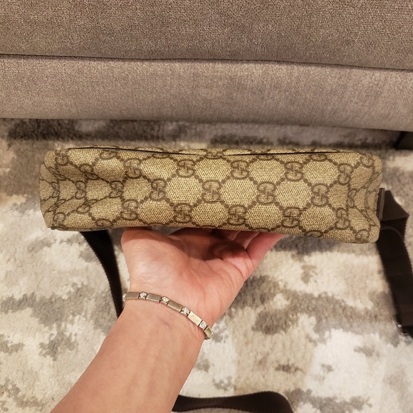 Gucci Crossbody - Picture 9 of 12